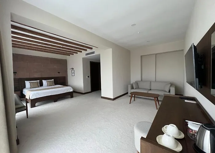 Pinhan Kazdagilari * Ayvacik (Canakkale)